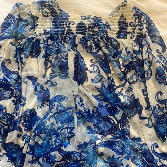 Free people blue and white flowy top NWT - Picture 2 of 3